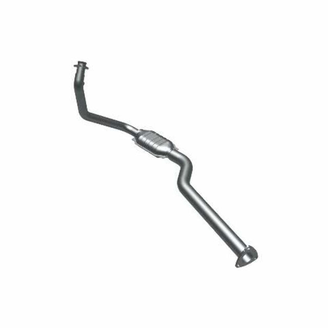 MagnaFlow direct-fit catalytic converter fits 1996-1999 Chevrolet Express 1500, Chevrolet Express 2500, and additional vehicles. Hardware is included to eliminate the hassle of wor
