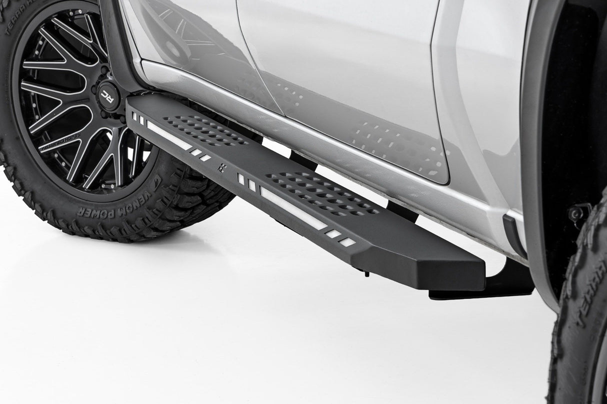 AC2 Running Boards - Amber/White - Crew Cab - Chevy/GMC 1500/2500HD/3500HD