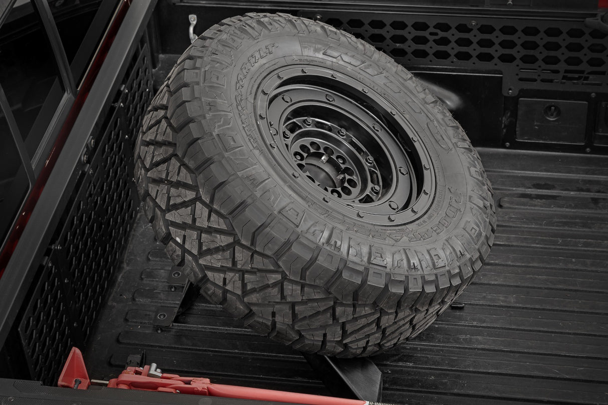 Tire carrier by Rough Country