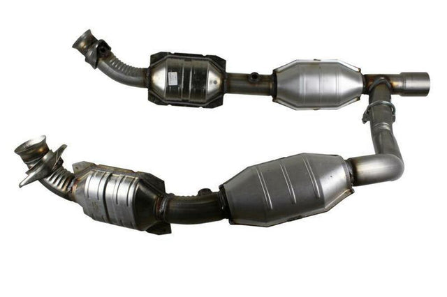 direct-fit catalytic converter fits 2005-2008 Ford E-350 Super Duty 5.4L V8 and 2004-2005 Ford E-350 Club Wagon 5.4L V8 Federal EPA no gasket included Schultz