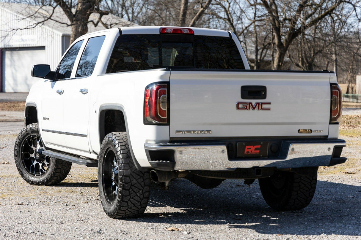 Running boards for Chevy by Rough Country