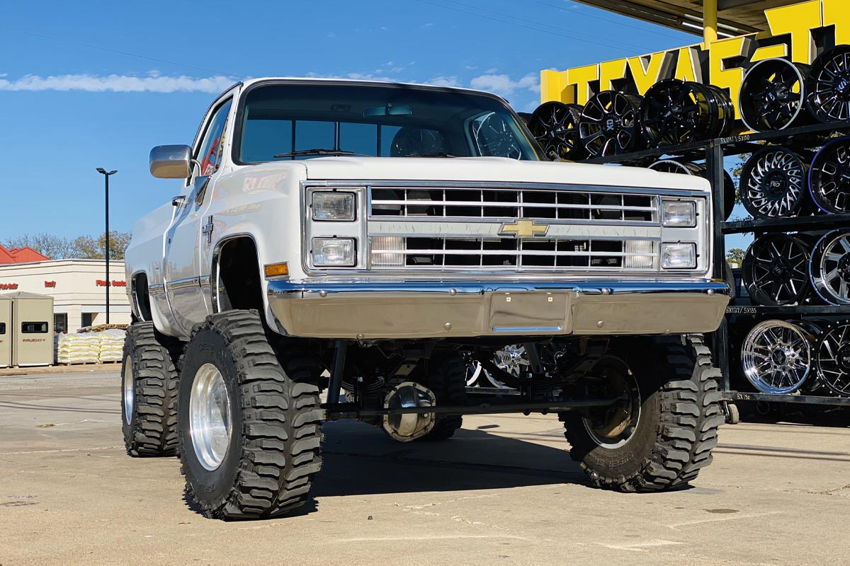 Fits Chevy C10/K10 C15 for Chevy Suburban by Rough Country