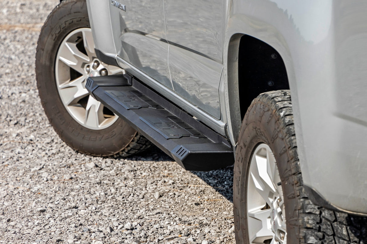Running boards for Chevy Canyon by Rough Country