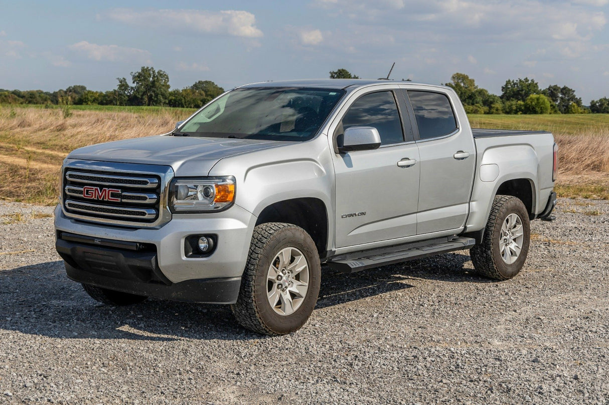 Running boards for Chevy Canyon by Rough Country