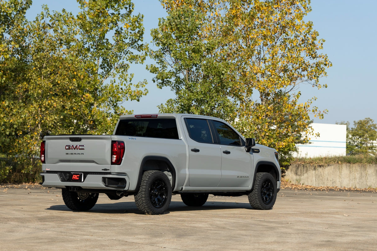 Struts for Chevy by Rough Country
