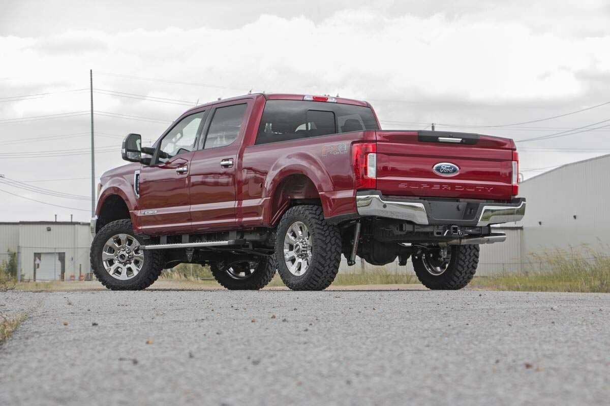 Lift kit for Ford F-250 by Rough Country