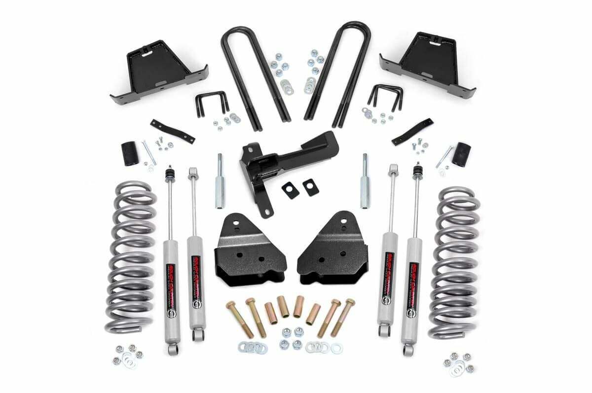 Suspension lift kit for 2005-2007 Ford Super Duty by Rough Country