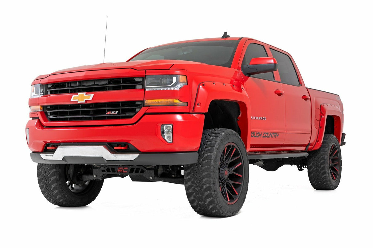 Running boards by Rough Country