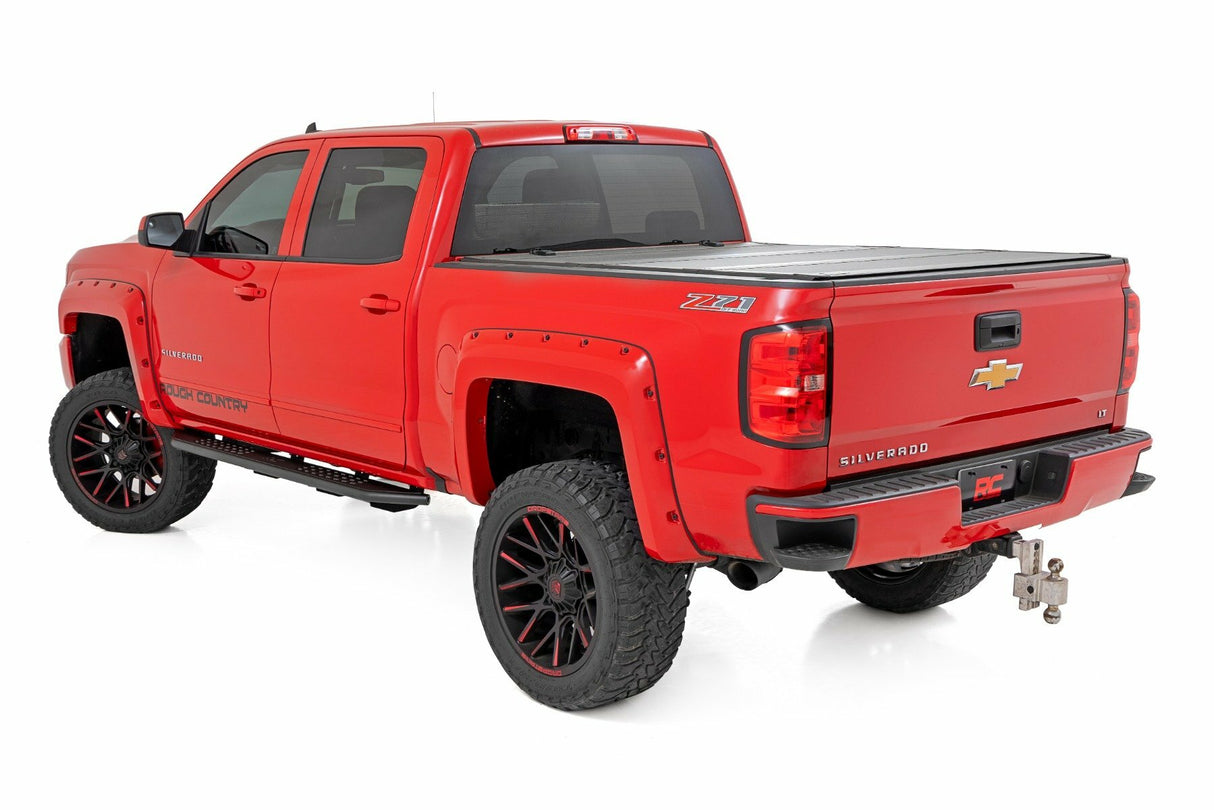 Running boards by Rough Country