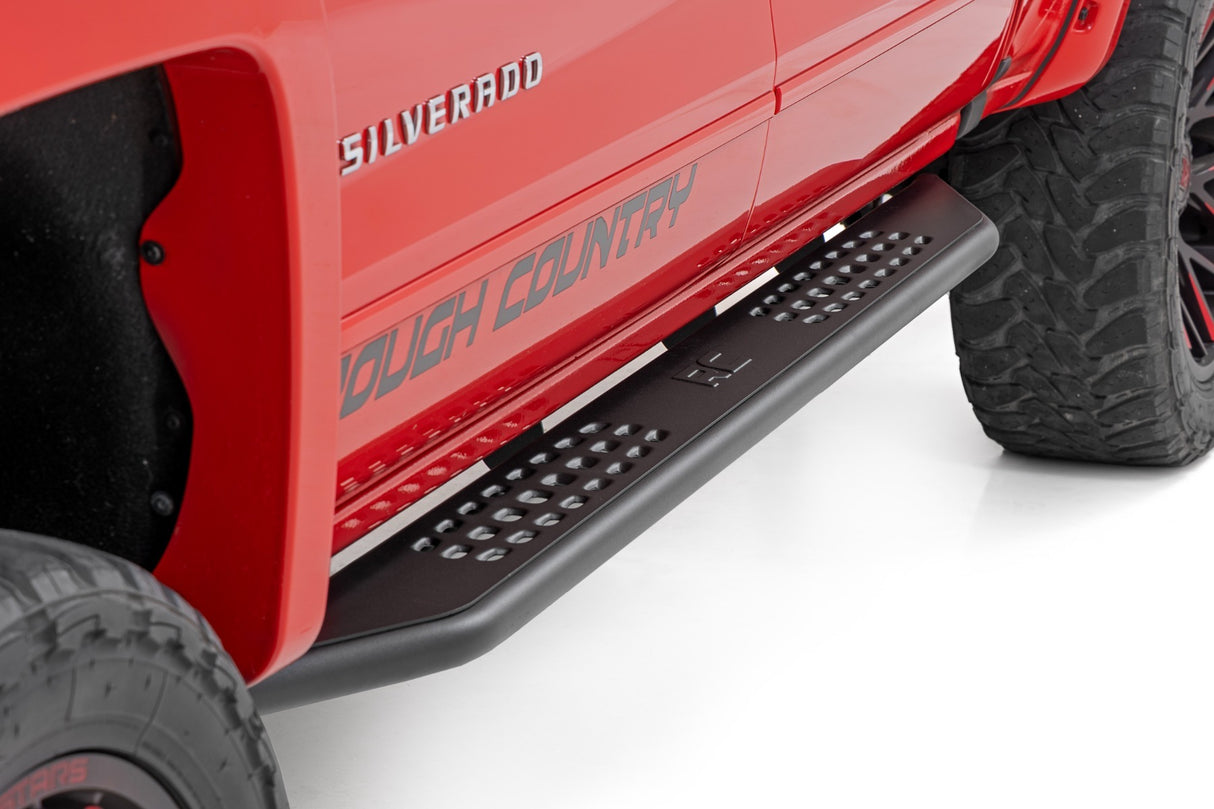Running boards by Rough Country