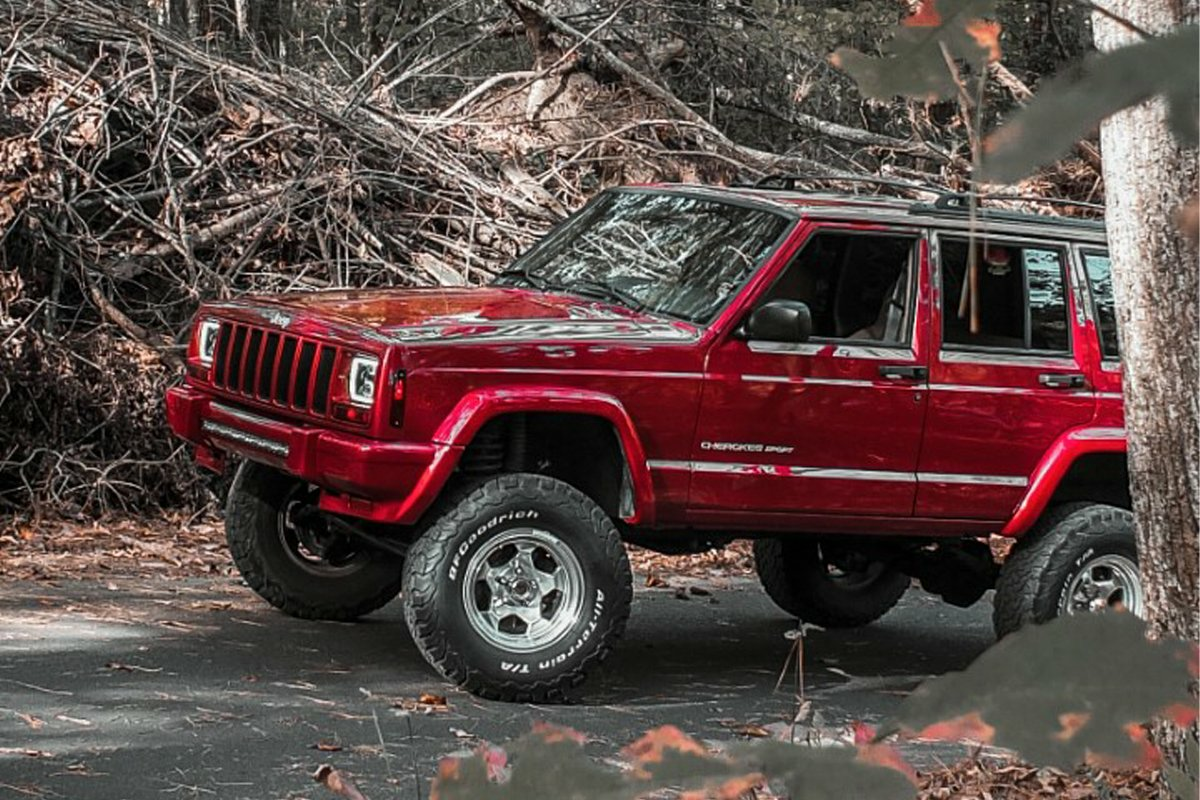 Lift kit for 1984-2001 Jeep Cherokee by Rough Country