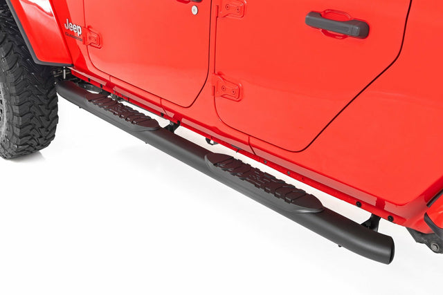 Side steps for 2020-2024 Jeep Gladiator by Rough Country