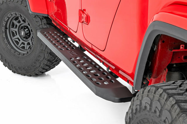 Running boards for 2020-2024 Jeep Gladiator by Rough Country