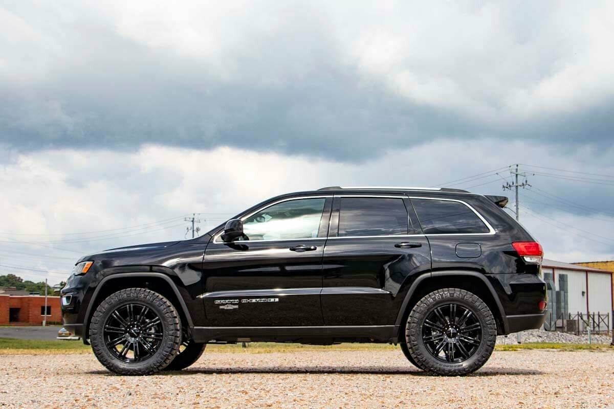Fits Jeep Grand Cherokee 4WD (2011-2015) 2.5 Inch Lift Kit; N3 Struts; 91130