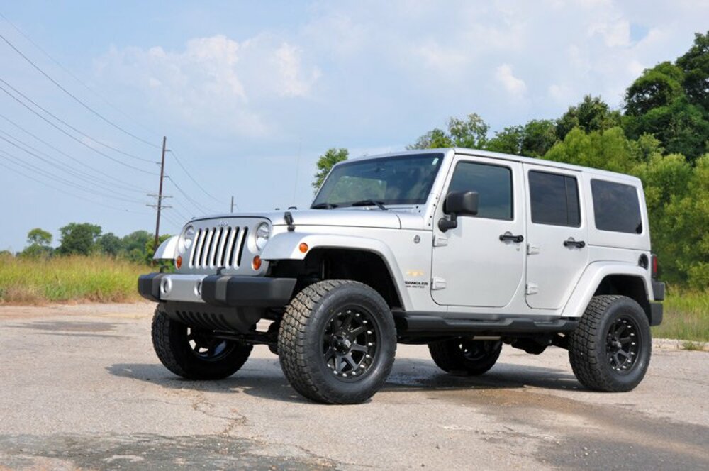 Lift kit for 2007-2018 Jeep Wrangler by Rough Country