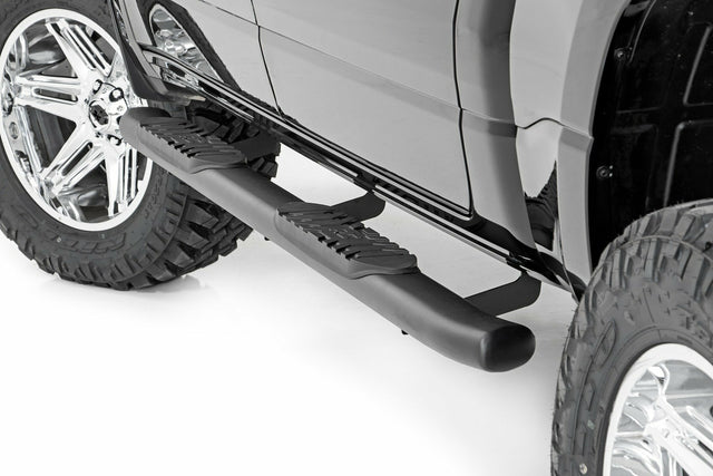 Side steps for 2019-2025 Ram 1500 by Rough Country