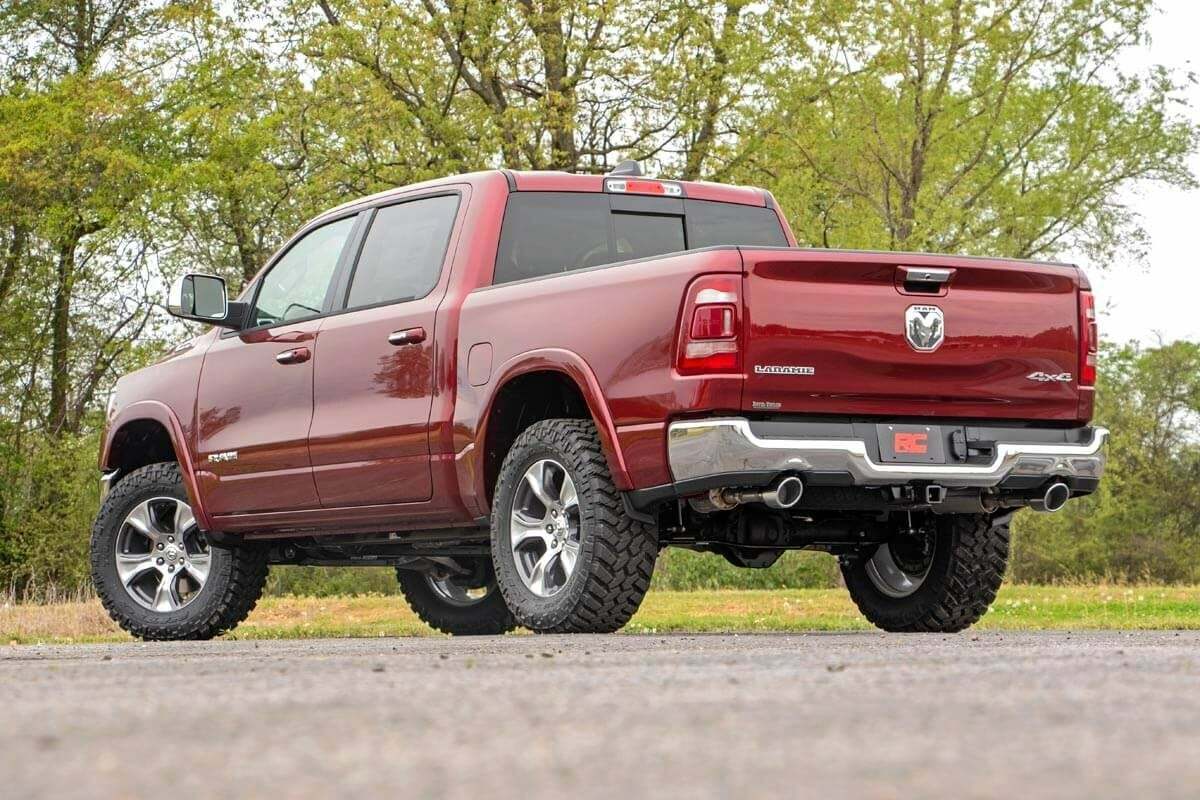 Fits Ram 1500 2WD/4WD (2019-2025) 3.5 Inch Lift Kit; 31430RED