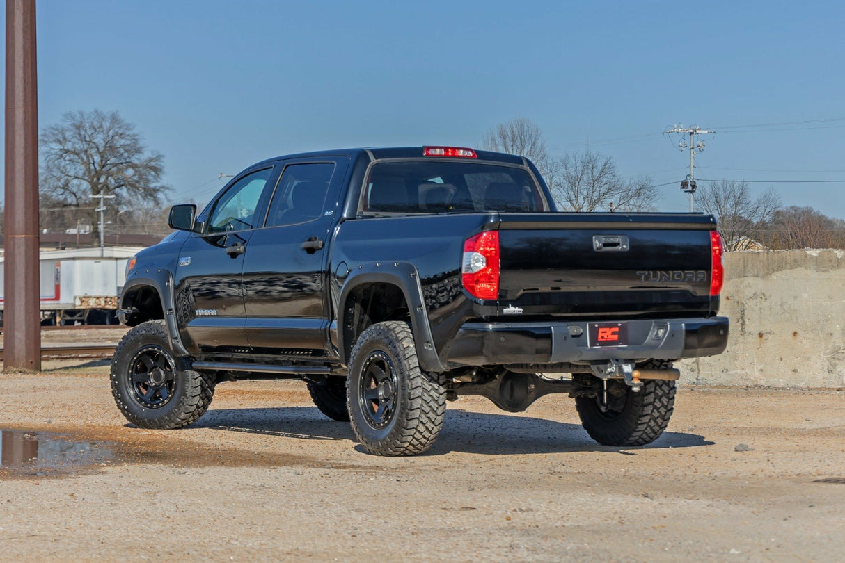 Running boards for Toyota Tundra by Rough Country