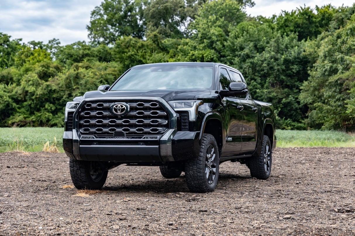 Fits Toyota Tundra 4WD (2022-2024) 3.5 Inch Lift Kit; Rear Air Ride; 71300