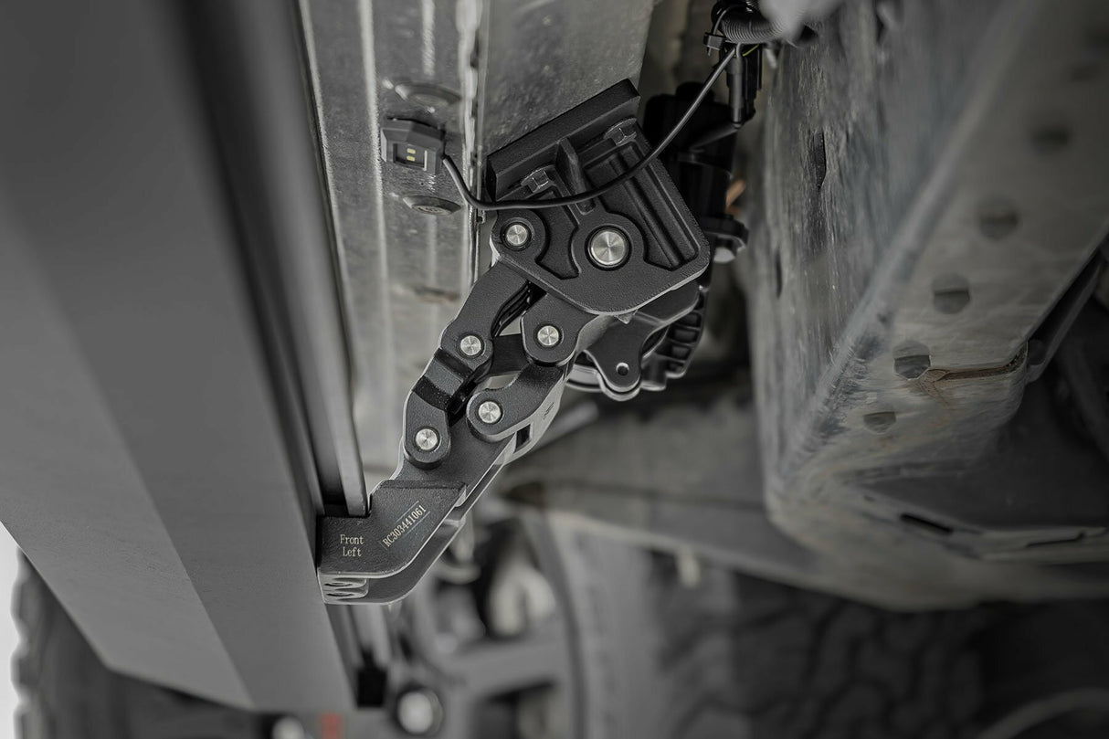 Running boards for Tundra by Rough Country