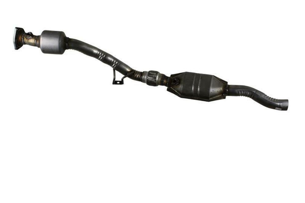 direct-fit catalytic converter fits 2001-2004 Dodge Grand Caravan 3.3L and 2001-2004 Chrysler Voyager 3.3L V6 rear front Federal EPA gasket included 7712119 Schultz
