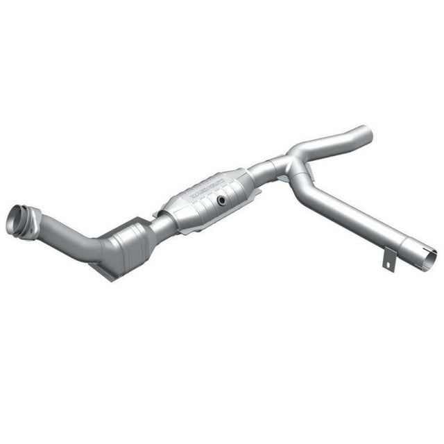 direct-fit catalytic converter fits 2001-2002 Ford Expedition 4.6L and 2001-2003 Ford F-150 4.6L V8 Federal EPA no gasket included 7713281 Schultz